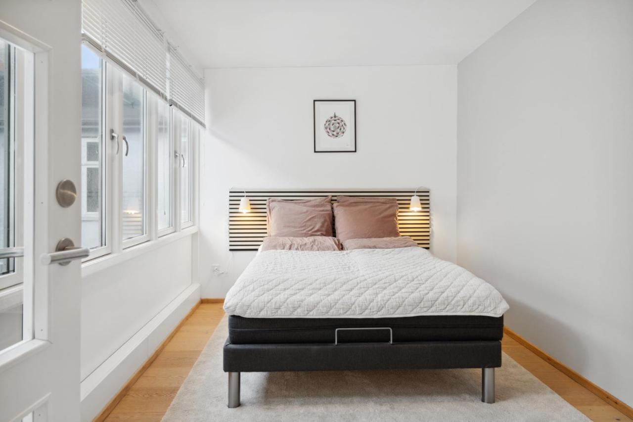 Central 3-Bedroom Apartment With A Big Terrace And Fitness Room Aalborg Esterno foto